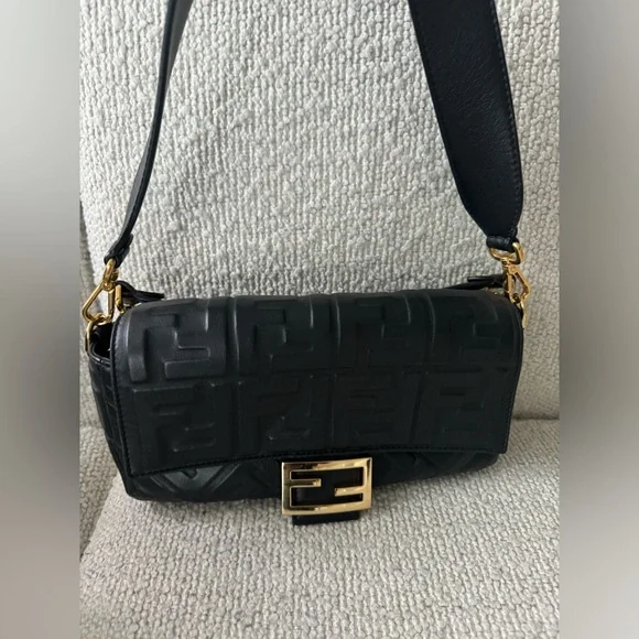 Fendi Black Embossed bag with Gold Buckle - Picture 6 of 14